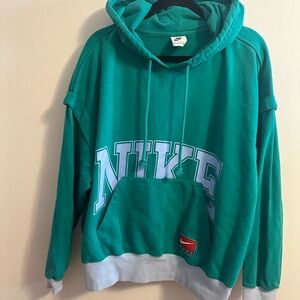 Women’s Nike Sweatshirt